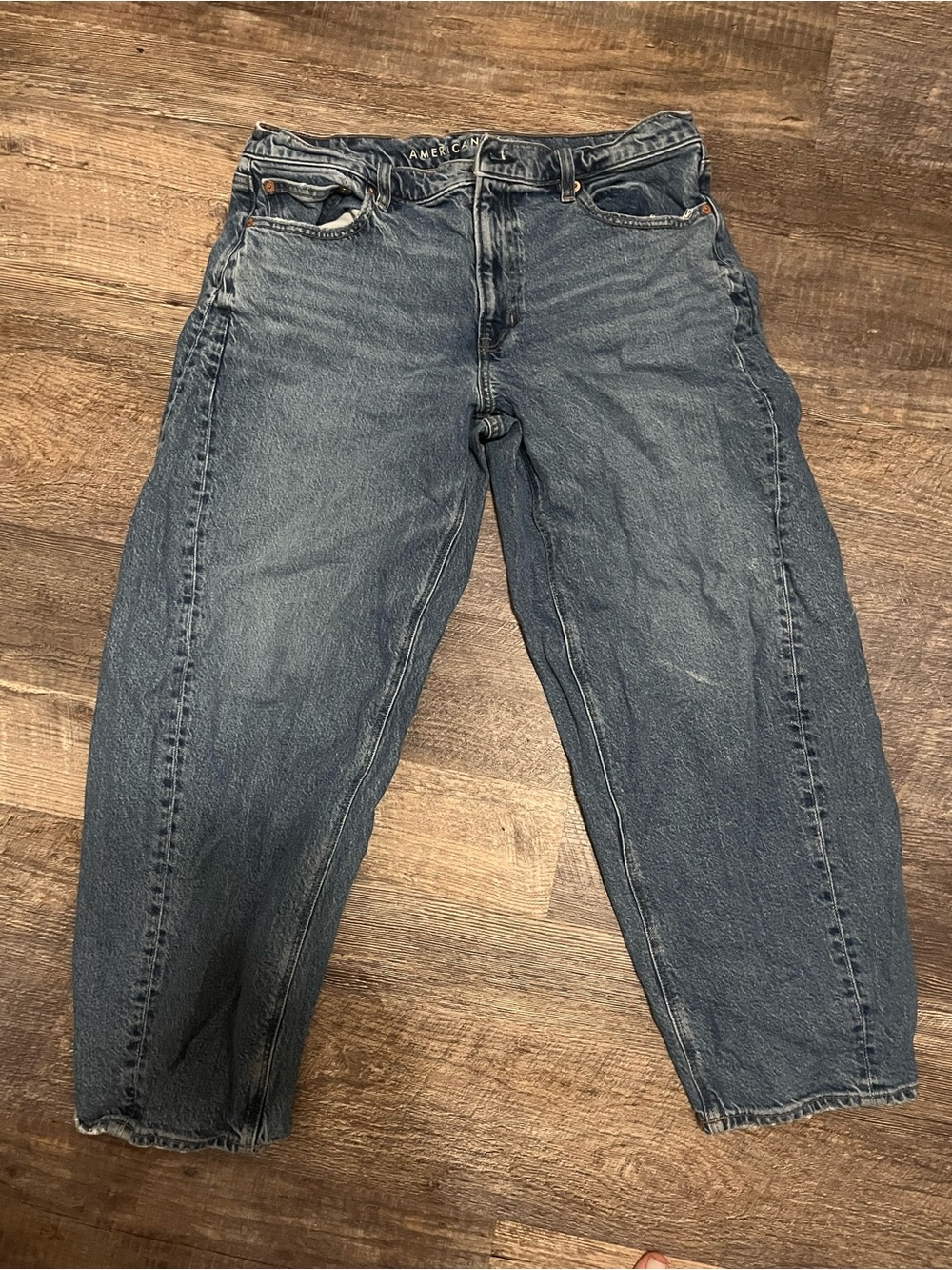 American Eagle Outfitters Men's Washed Blue Relaxed Jeans